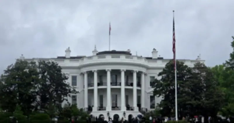 Nhà Trắng mở cửa tham quan giữa tranh cãi dự án phòng khiêu vũ 400 triệu USD