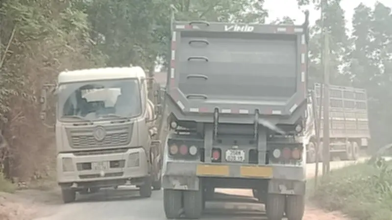 Ô nhiễm nghiêm trọng từ khai thác đất trên tuyến đường 269B ở Thái Nguyên