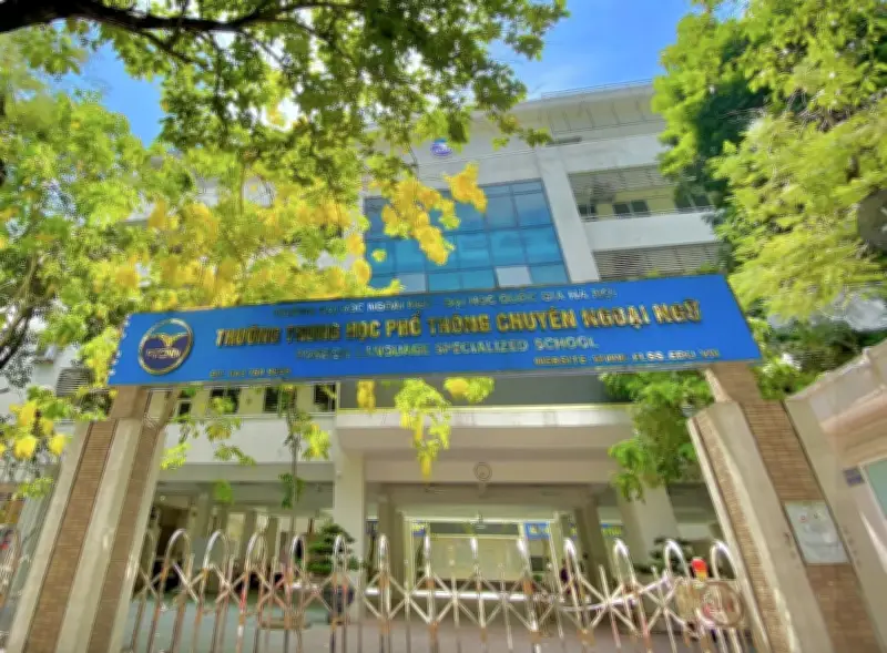 Nhiều trường cho học sinh, sinh viên học online hoặc nghỉ giữa hai kỳ nghỉ lễ