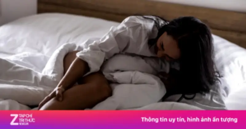 Nhìn tay chân nhận biết dấu hiệu bệnh thận sớm: 9 triệu chứng cảnh báo