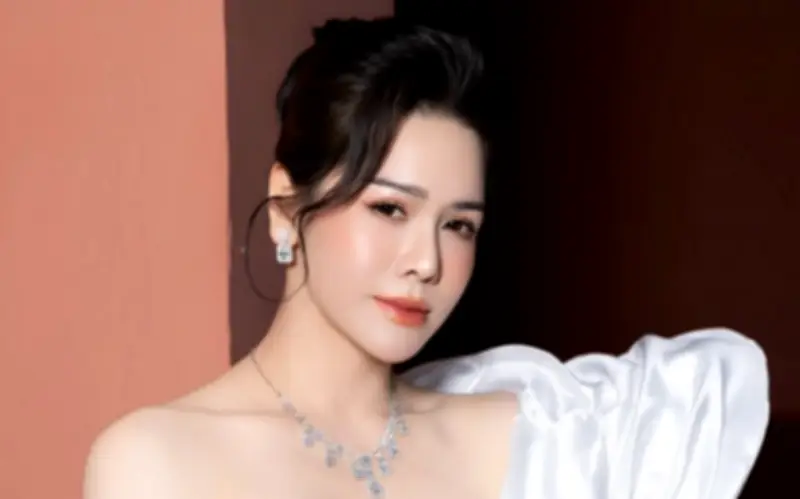 Nhật Kim Anh: Cuộc Sống 'Phú Bà' Với Biệt Thự 20 Tỷ Và Đam Mê Nghệ Thuật