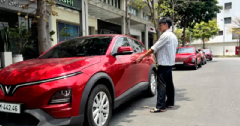 Nhu cầu thuê xe điện tăng vọt dịp lễ 30/4, giá thuê tăng cao do khan hiếm