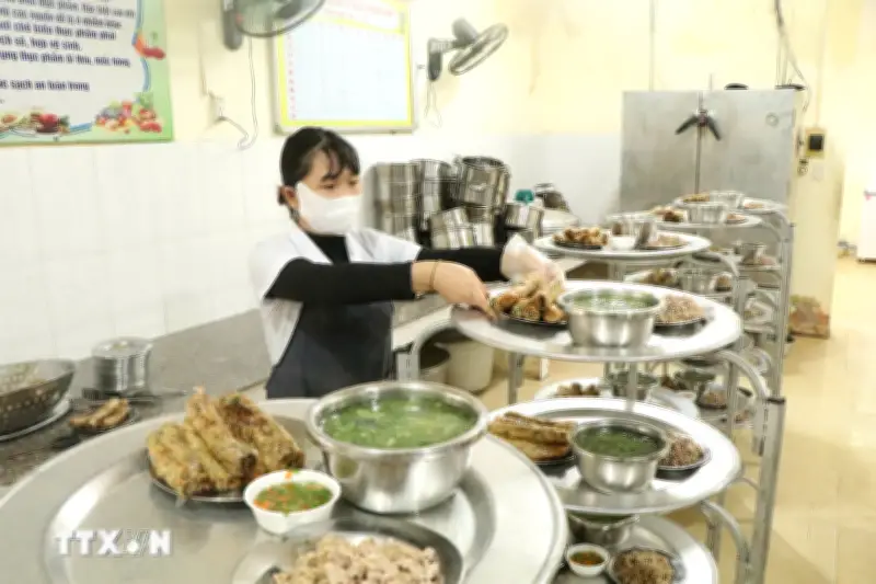 Ninh Bình và Hà Nội lập đoàn kiểm tra an toàn thực phẩm bếp ăn tập thể