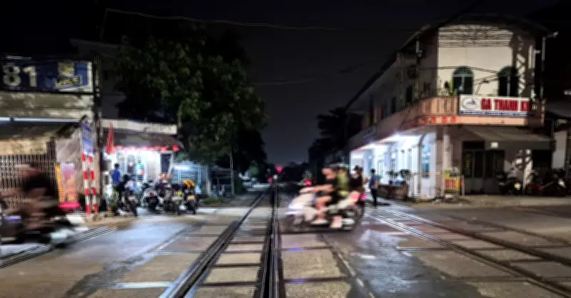 Đà Nẵng: Hai nữ nhân viên gác chắn tàu bị hành hung khi ngăn người vượt rào