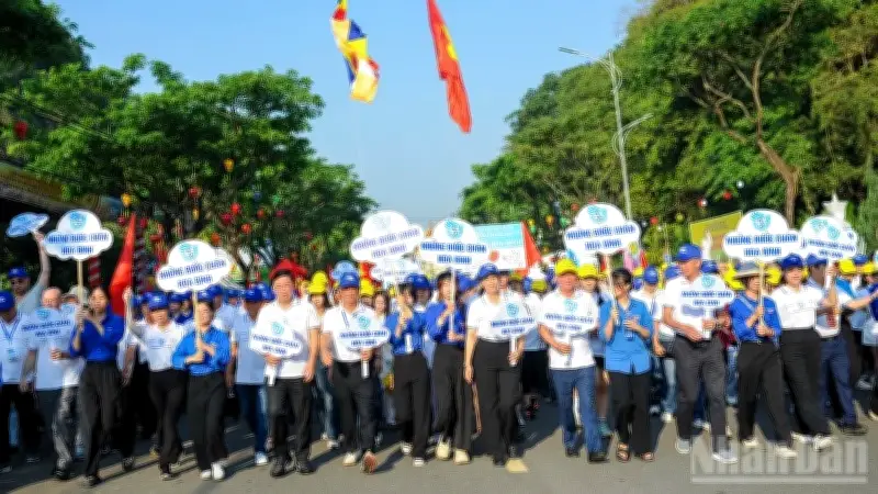 Đà Nẵng: Hàng trăm người tham gia đi bộ vì hòa bình tại lễ hội Quán Thế Âm