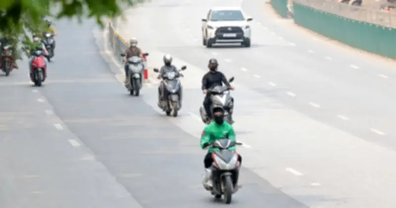 Nắng nóng gay gắt 40°C bao trùm từ Thanh Hóa đến Huế, Hà Nội và TP.HCM cũng chịu ảnh hưởng