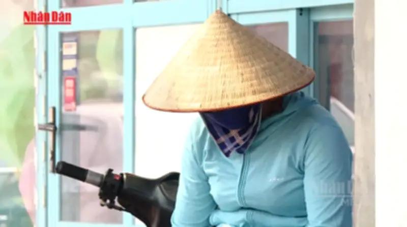 Nắng nóng gay gắt bao trùm nhiều khu vực, nhiệt độ vượt 40 độ C