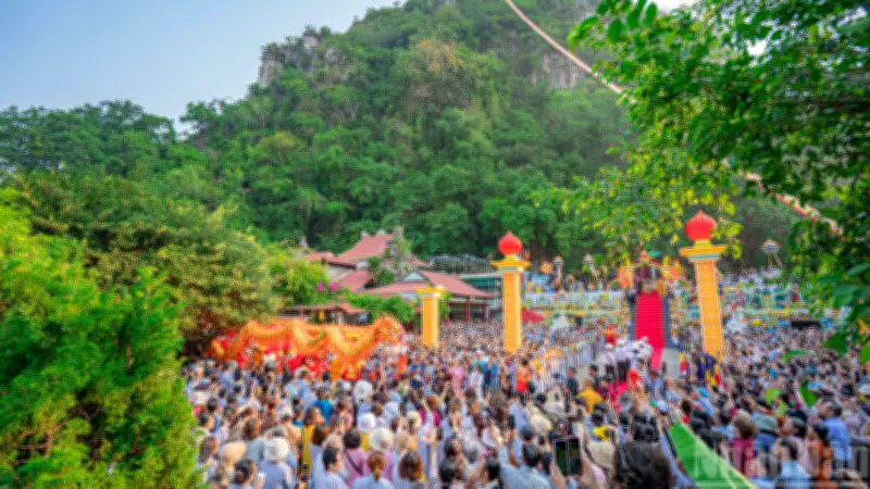 Đà Nẵng trang trọng rước tượng Quan Thế Âm, hàng nghìn người cầu quốc thái dân an