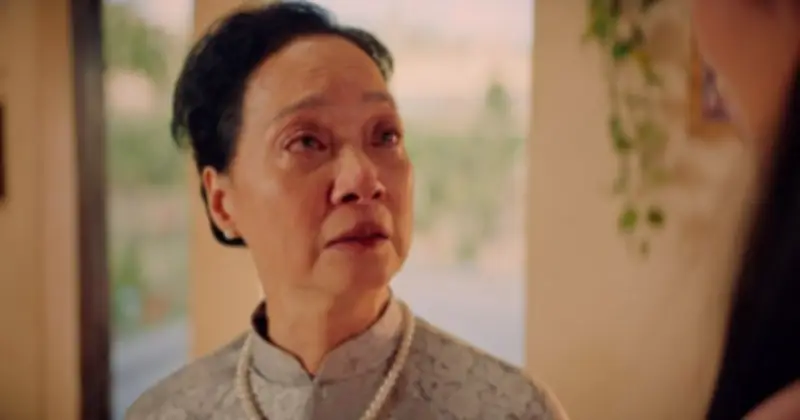 NSND Lê Khanh tỏa sáng trong 'Hẹn em ngày nhật thực', phim dẫn đầu doanh thu phòng vé