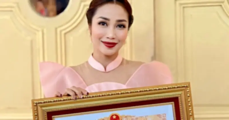 NSƯT Ốc Thanh Vân chia sẻ về danh hiệu Nghệ sĩ Ưu tú ở tuổi 39