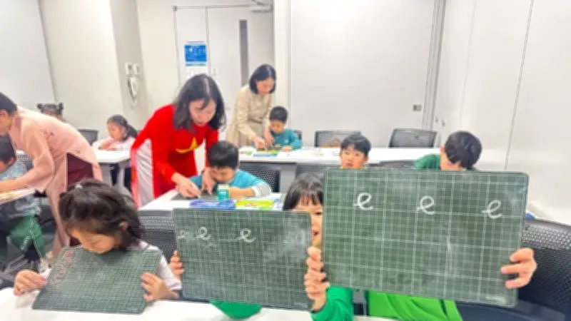 Nuôi dưỡng tình yêu đất nước qua các lớp học tiếng Việt cho người nước ngoài