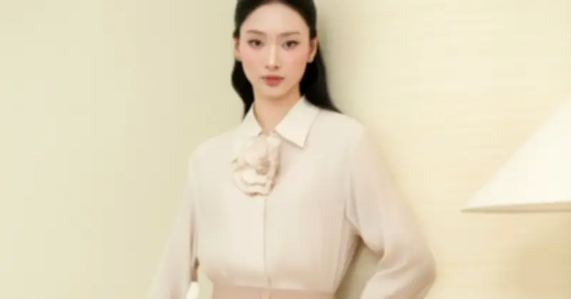 Áo Sơ Mi Lụa Trắng: Tủ Đồ Cơ Bản Và Bí Quyết Phối Đồ Thanh Lịch