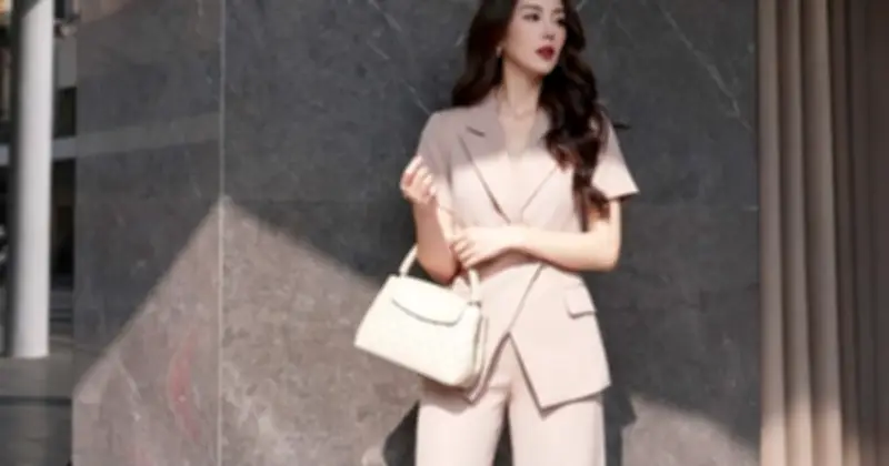 Áo vest nữ hiện đại: Phá cách với tay ngắn, peplum và denim