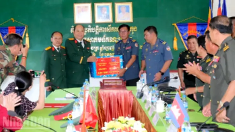 Đoàn An Giang thăm, chúc Tết lực lượng biên giới Việt Nam - Campuchia