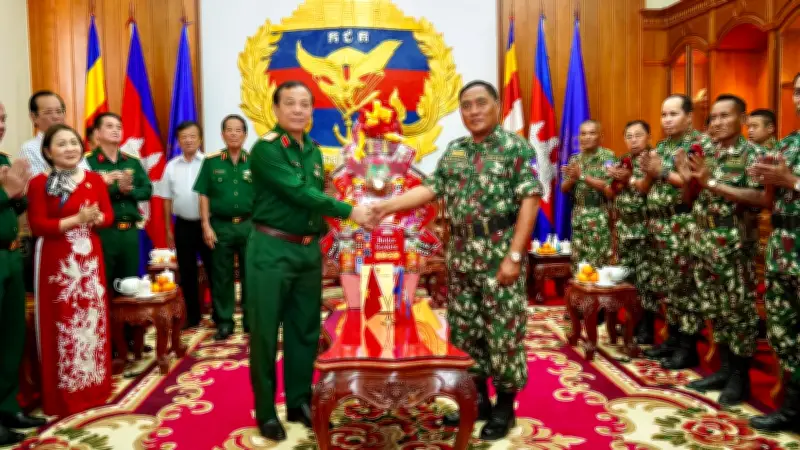 Đoàn Bộ Tư lệnh TP.HCM thăm Campuchia, khảo sát xây Trường Hữu nghị