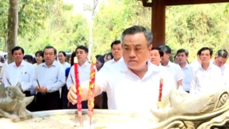 Đoàn công tác Ủy ban Kiểm tra Trung ương dâng hương tại Di tích Ban Kiểm tra Trung ương Cục miền Nam
