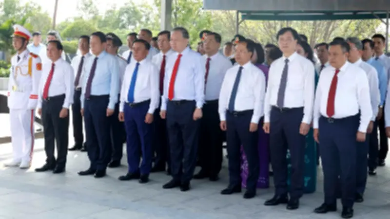 Đoàn lãnh đạo cấp cao dâng hương tưởng niệm cố Tổng Bí thư Hà Huy Tập tại Hà Tĩnh