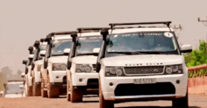 Đoàn Range Rover Trung Nguyên Legend vượt đèo Tây Bắc, trao tri thức cho học sinh vùng cao