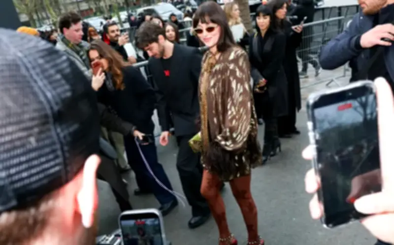 Paris Fashion Week: Bỏ Túi Những Bộ Phối Thời Trang Thanh Lịch Và Thời Thượng