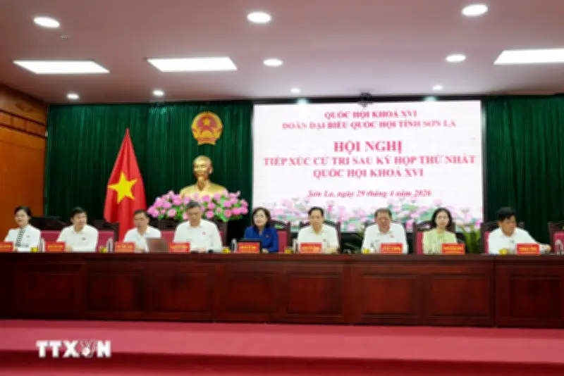 Phó Chủ tịch Quốc hội Nguyễn Thị Hồng tiếp xúc cử tri tại Sơn La