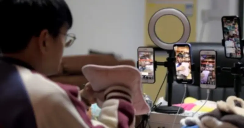 Phụ nữ Trung Quốc chi 3,3 tỷ đồng mua ngọc bích giả qua livestream, bị lừa đảo quy mô lớn