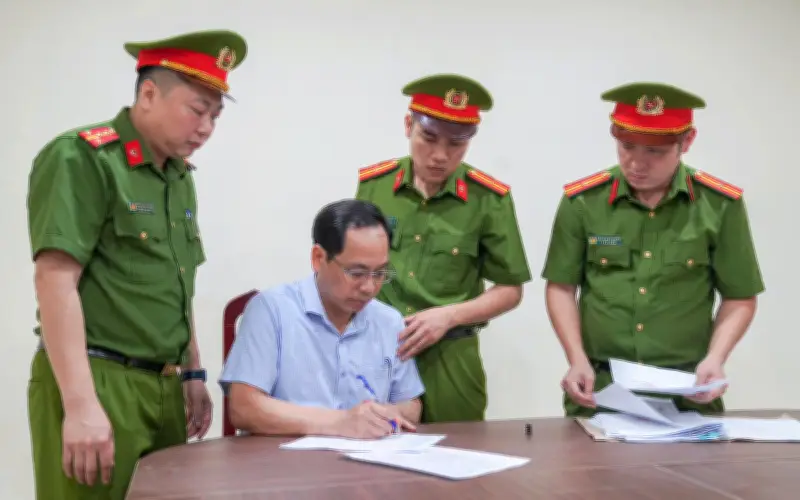 Phú Thọ: Lập khống chứng từ chiếm đoạt tiền hỗ trợ người yếu thế, khởi tố bắt giam