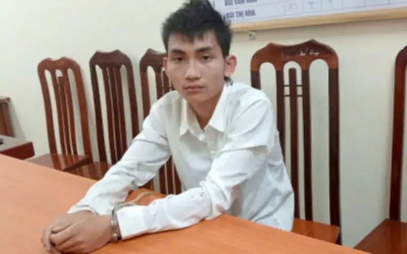 Phú Thọ: Tạm giữ hình sự đối tượng say rượu, chở ba, không mũ bảo hiểm, đâm gãy chân cảnh sát