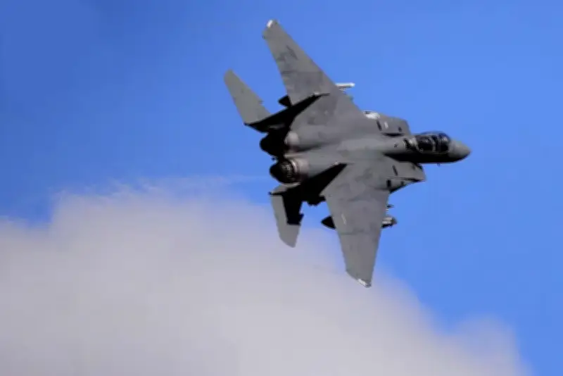 Phi công Mỹ kể lại cuộc chiến sinh tồn giữa vòng vây Iran