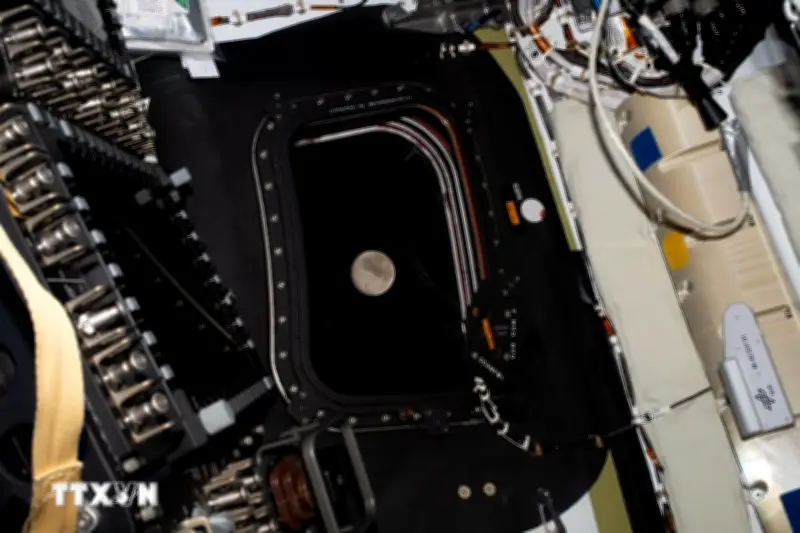 Phi hành đoàn Artemis II trở về an toàn sau chuyến bay lịch sử quanh Mặt Trăng