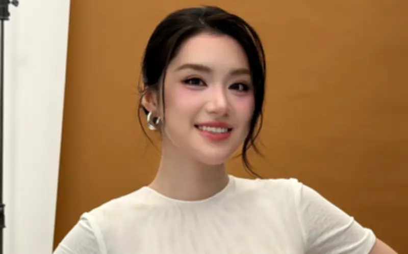 Phương Oanh Có Động Thái Gây Chú Ý Trên Mạng Xã Hội