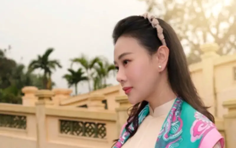 Phương Oanh nhẹ nhàng khoe ảnh tận hưởng khoảnh khắc vệt nắng cuối chiều