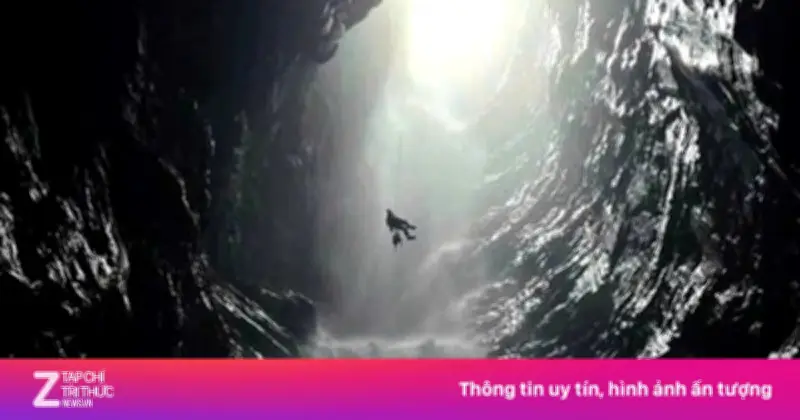 Phát Hiện Hang Động Mới Với Thác Nước Cao 350m Tại Phong Nha - Kẻ Bàng