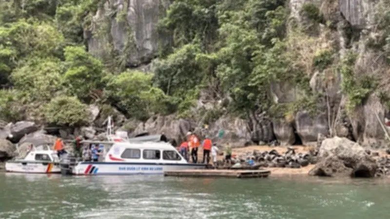 Phát Hiện Nuôi Ngao Trái Phép Trên Vịnh Hạ Long, Tạm Giữ Hàng Ngàn Lồng