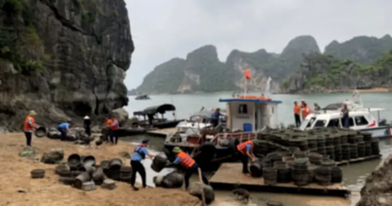 Phát hiện nuôi thủy sản trái phép trên vịnh Hạ Long với hàng nghìn lồng ngao