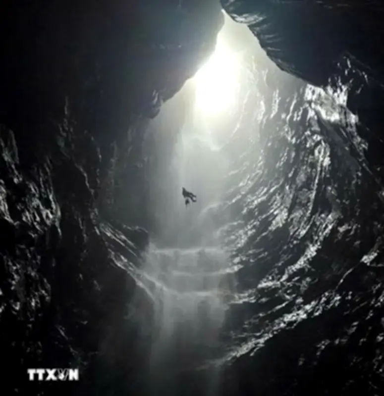 Phát Hiện Thêm Hệ Thống Hang Động Mới Với Thác Nước Ngầm Tại Phong Nha - Kẻ Bàng