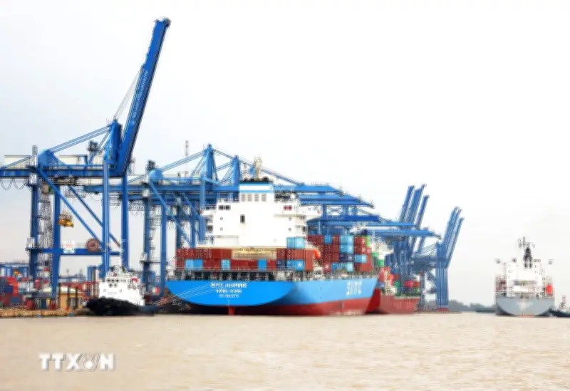 Phát triển cảng biển đòn bẩy cho tài chính hàng hải Việt Nam
