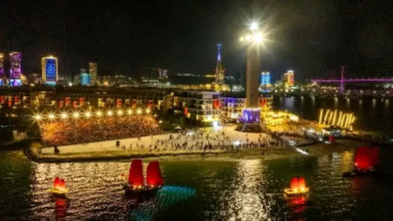 Phát triển du lịch đêm và du lịch biển tại nhiều địa phương