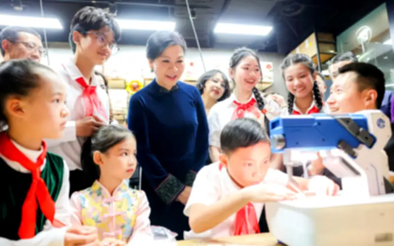 Phu nhân Ngô Phương Ly thăm Trung tâm Tống Khánh Linh, nhấn mạnh giáo dục trẻ em