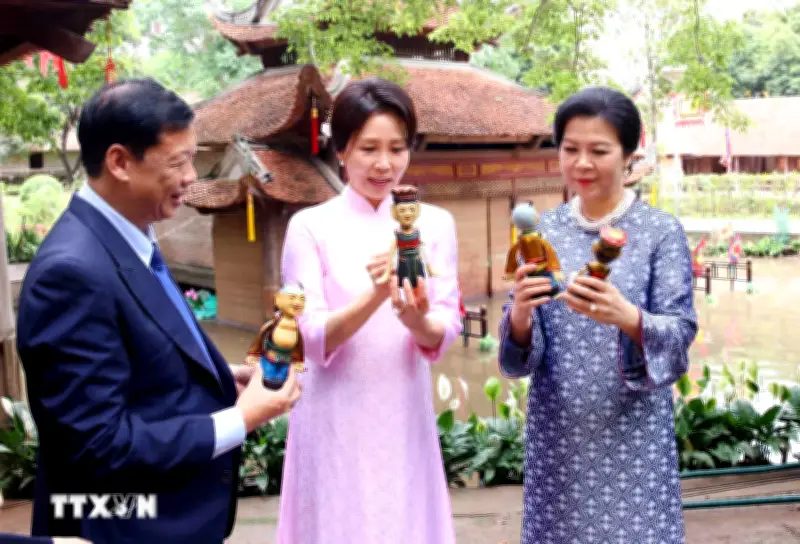 Phu nhân Tổng Bí thư, Chủ tịch nước và Phu nhân Tổng thống Hàn Quốc tham quan Bảo tàng Dân tộc học