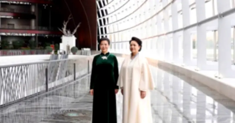 Phu Nhân Tổng Bí Thư Việt Nam Thăm Nhà Hát Lớn Quốc Gia Trung Quốc Tại Bắc Kinh