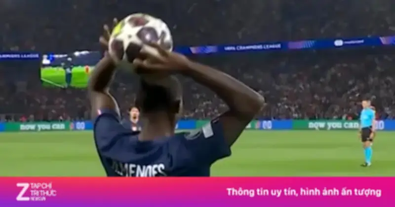PSG Gây Bất Ngờ Với Chiến Thuật Ném Biên Sáng Tạo Trước Liverpool
