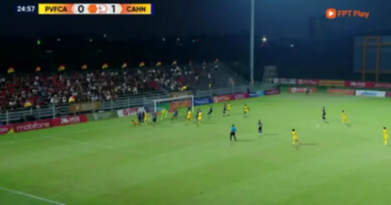 PVF-CAND hòa Công An Hà Nội 1-1: Đình Bắc lập công trong trận cầu kịch tính