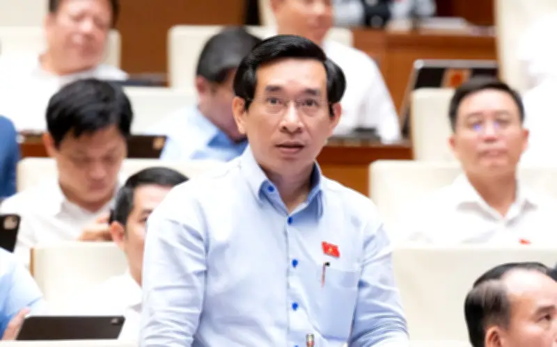 Quốc hội thảo luận về dạy thêm và trường nội trú hải đảo