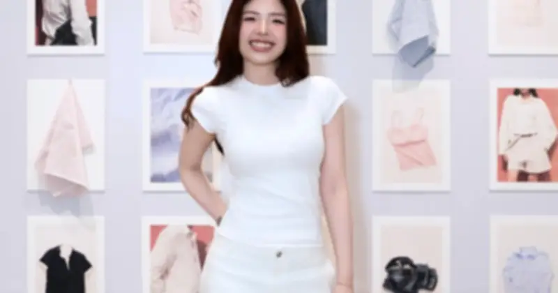 Quần Trắng: Biểu Tượng Thời Gian Tối Giản Và Linh Hoạt Trong Tủ Đồ