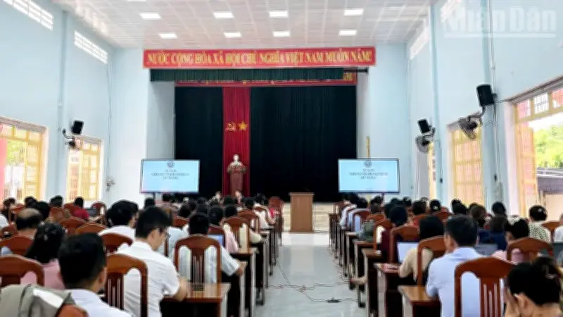 Quảng Ngãi Tập Huấn Giáo Viên Tiểu Học Về AI, Hướng Đến Xây Dựng Thế Hệ Công Dân Số