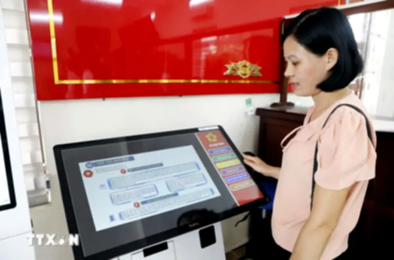 Quảng Ninh đẩy mạnh xử lý 100 thủ tục hành chính trên môi trường điện tử