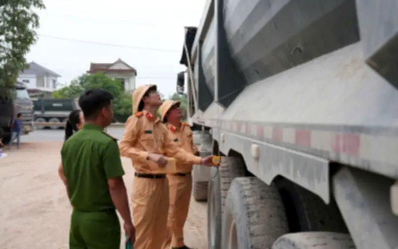 Quảng Trị siết chặt quản lý xe tải tự đổ từ gốc, rà soát 1.371 phương tiện