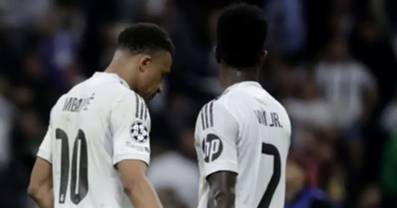 Real Madrid bán loạn khi Vinicius và Mbappe là tội đồ
