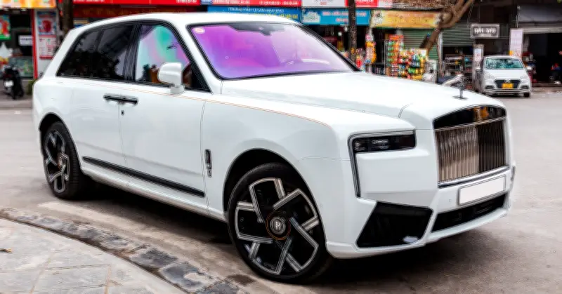 Rolls-Royce Cullinan Black Badge 2025 xuất hiện tại Việt Nam, chủ nhân lỗ hơn 1,5 tỷ đồng sau 500km