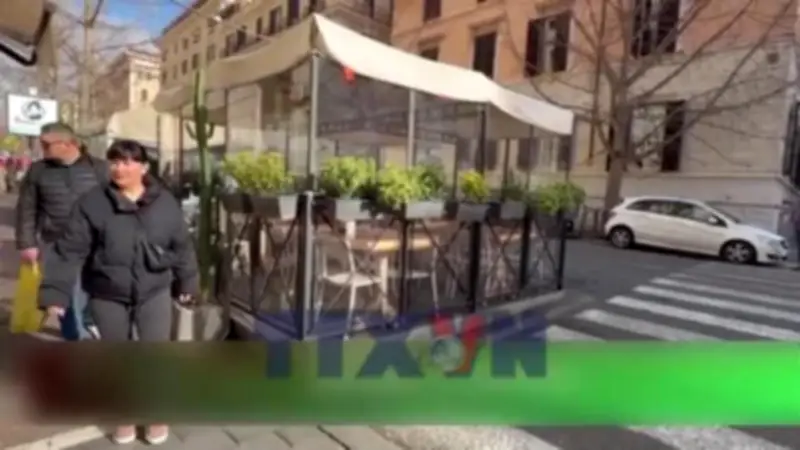 Rome chính thức áp dụng quy định mới về sử dụng vỉa hè cho quán bar và nhà hàng